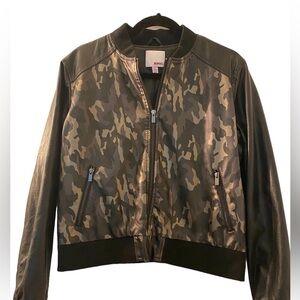 Bongo jacket, moto style, vegan leather size Large. Camo print and black…